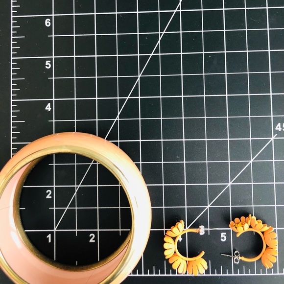 Vintage Mod Flower Earrings & Enamel Bracelet - Picture 7 of 15